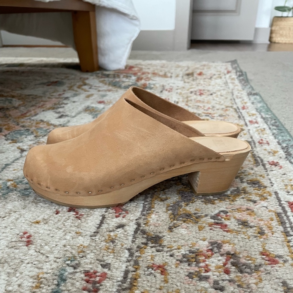 Bryr Clogs - Clementine in Sand
